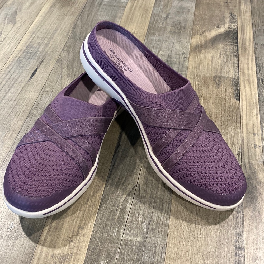 Skechers Arch Fit Slip Ons